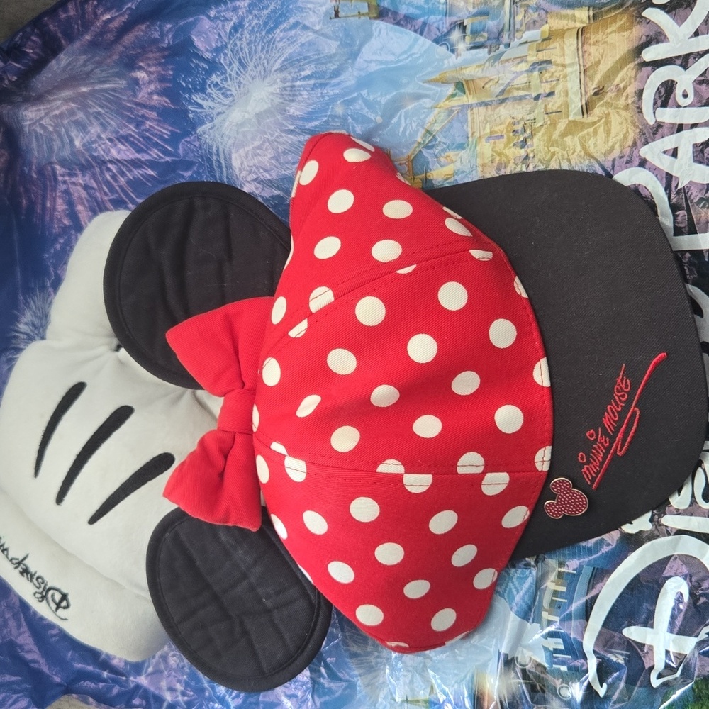 AUTHENTIC‎ DISNEY Minnie Mouse Ears Hat Red/White Polka Dots